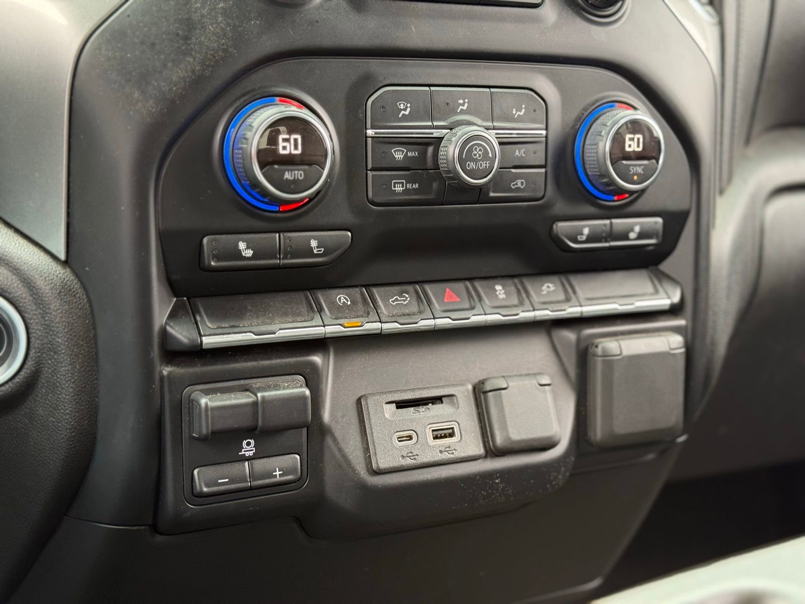 Used 2019 Chevrolet Silverado 1500 LTZ image 23