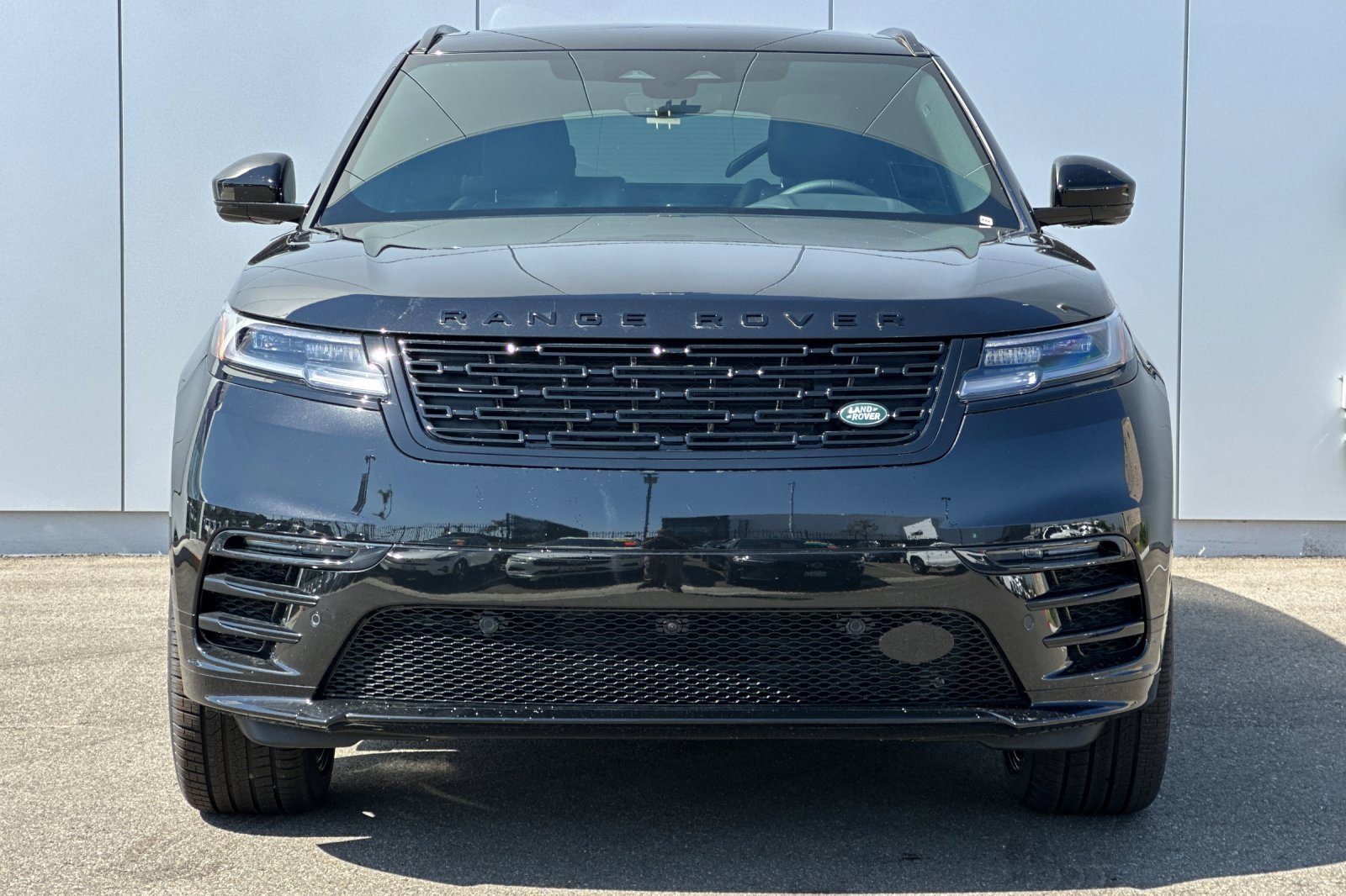 New 2026 Land Rover Range Rover Velar Dynamic SE image 8