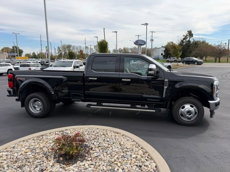 Used 2024 Ford F350 Lariat w/ Chrome Package image 5