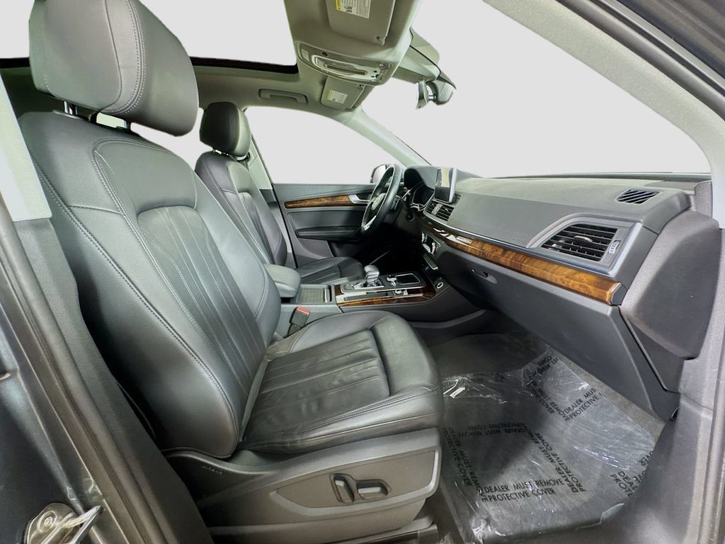 Used 2020 Audi Q5 2.0T Premium Plus w/ Premium Plus Package AWD/4WD image 37