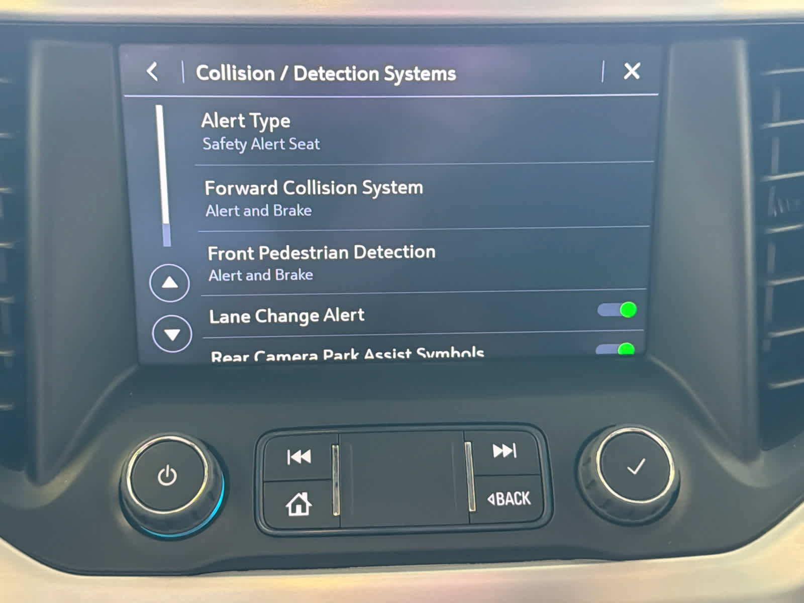Used 2023 GMC Acadia SLT FWD image 56