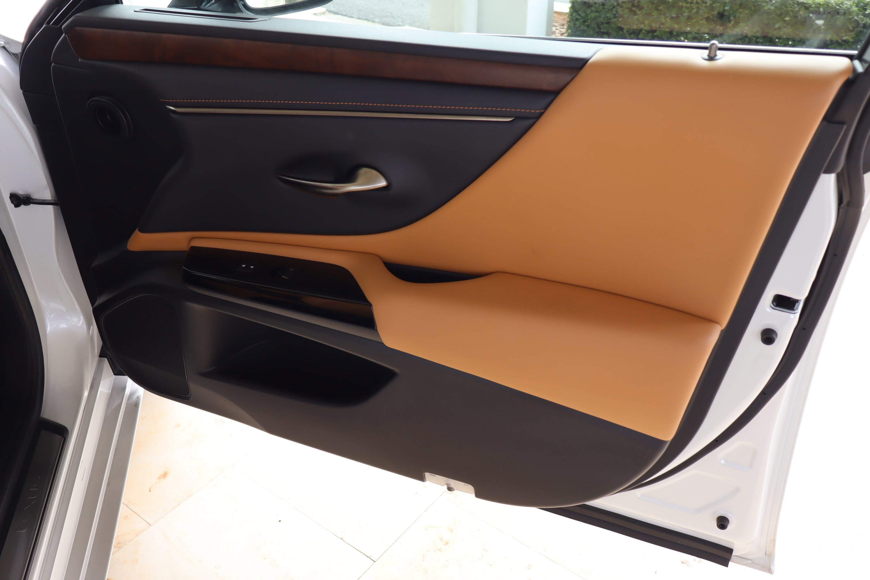 Used 2022 Lexus ES 350 w/ Premium Package image 34