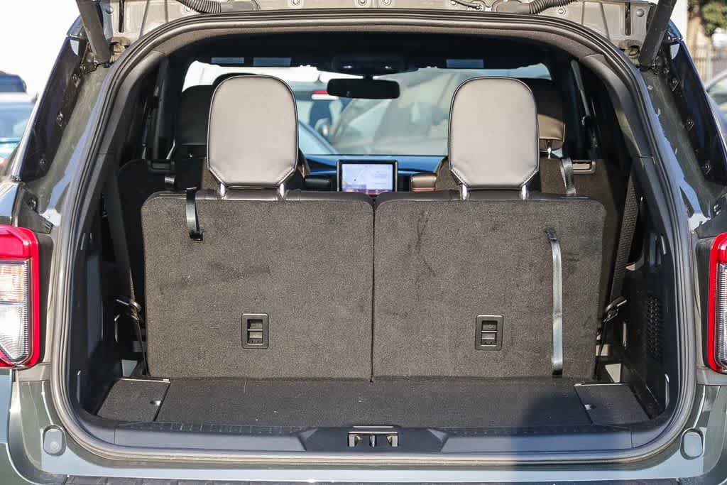 New 2023 Ford Explorer ST-Line w/ Class IV Trailer Tow Package image 26