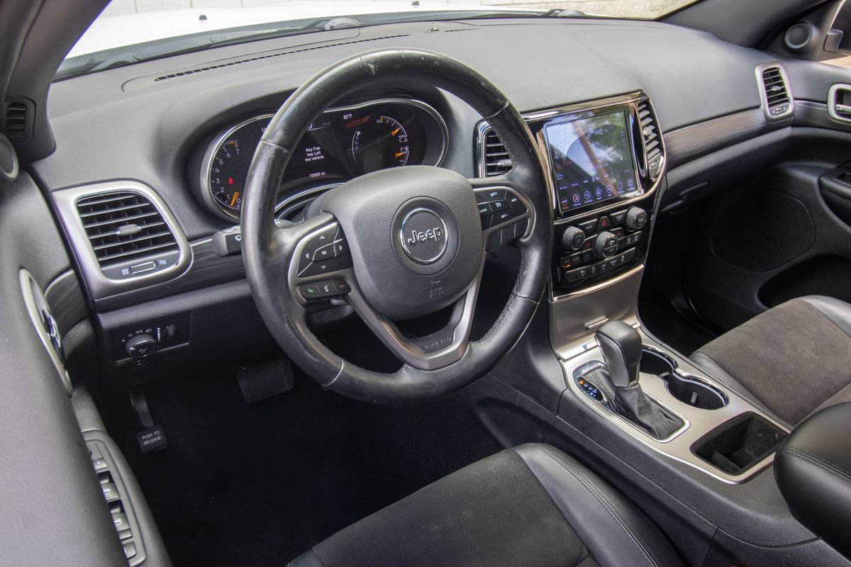 Used 2020 Jeep Grand Cherokee Altitude RWD image 12