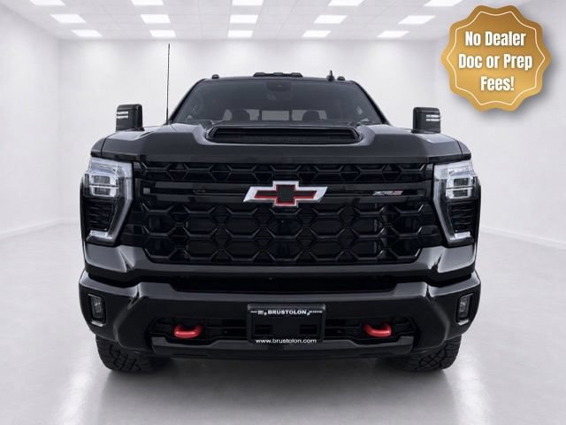 Used 2024 Chevrolet Silverado 2500 ZR2 w/ Technology Package AWD/4WD image 3