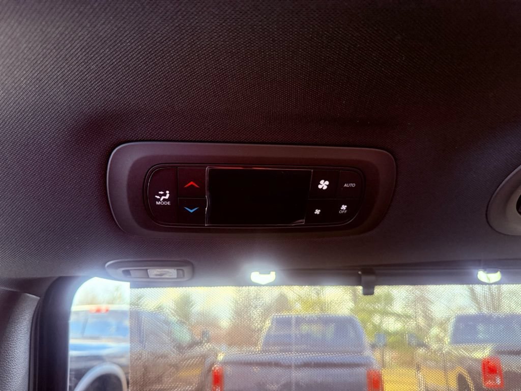 New 2026 Chrysler Pacifica Select FWD image 43