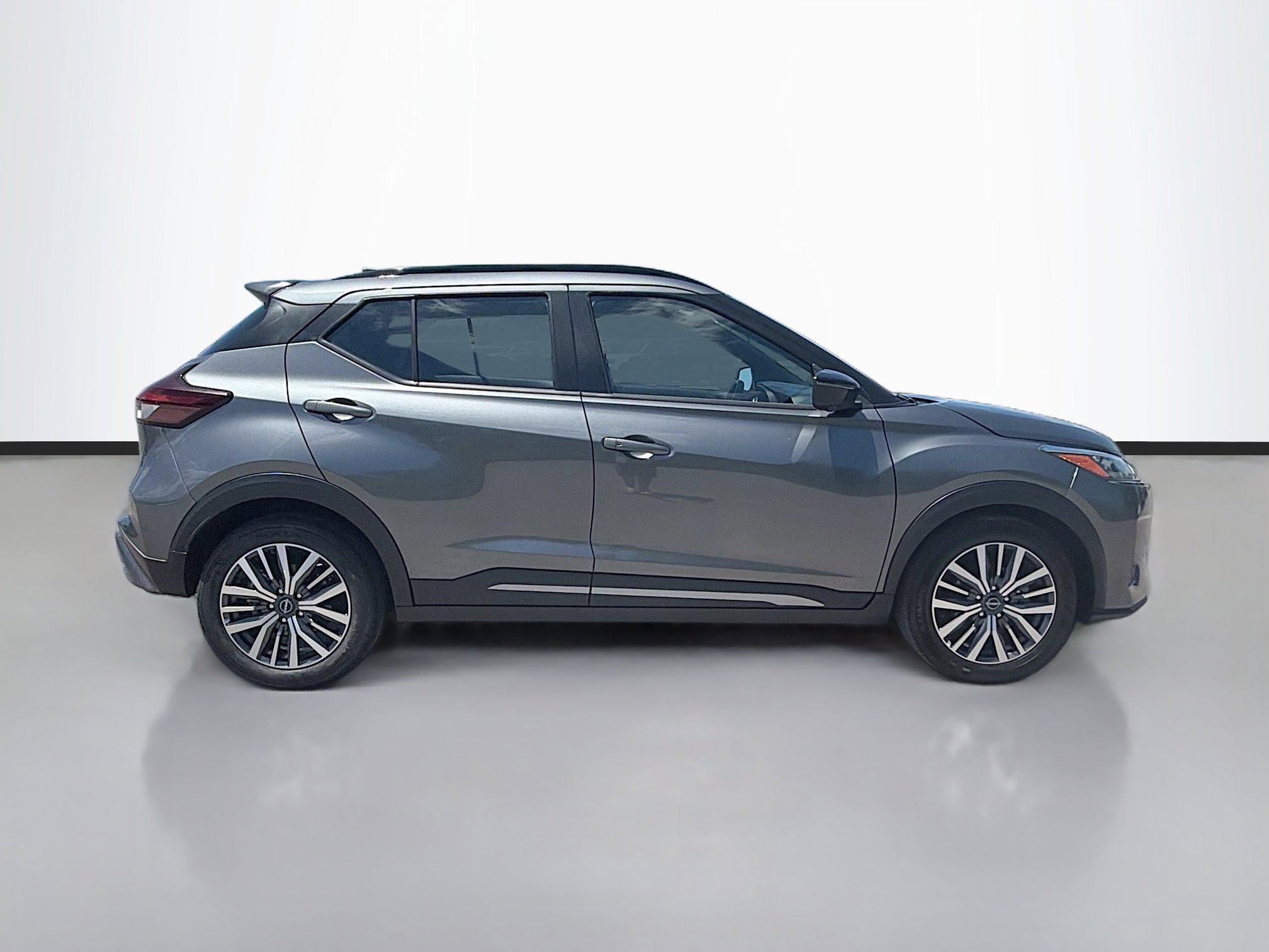 Used 2024 Nissan Kicks SR FWD image 6