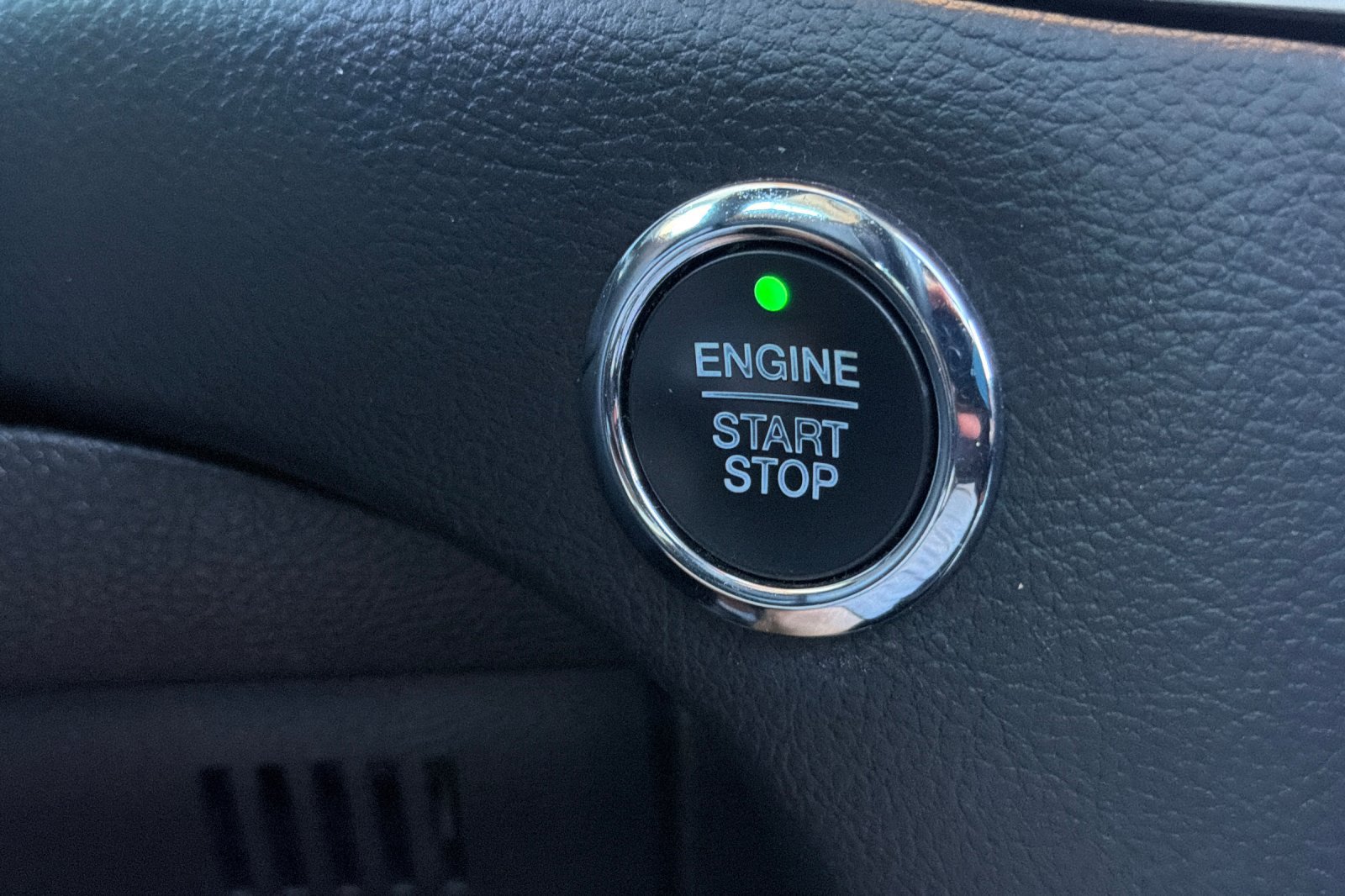 Used 2019 Ford Edge SEL w/ Equipment Group 201A FWD image 24