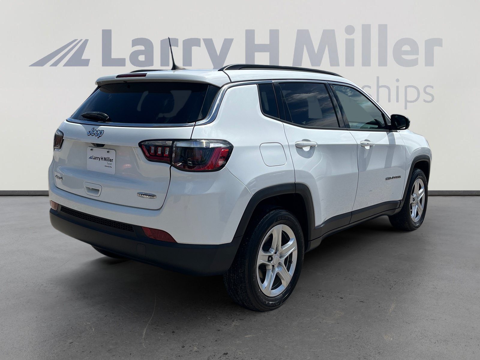 Certified 2023 Jeep Compass Latitude AWD/4WD image 5