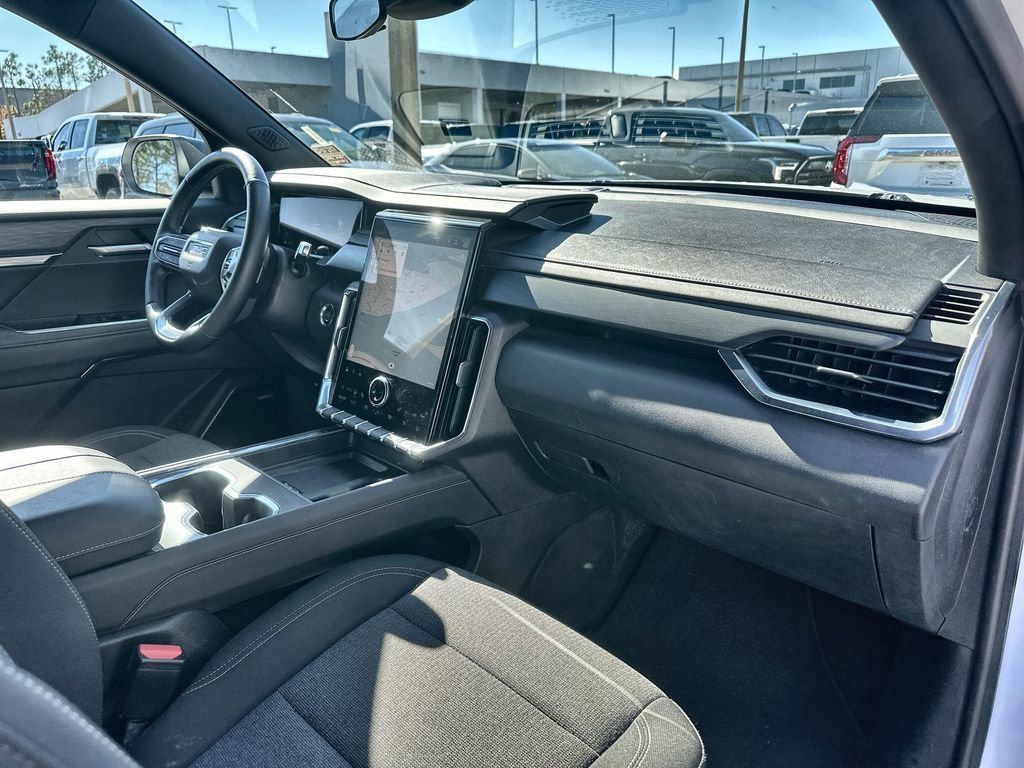 Used 2025 GMC Acadia Elevation image 28