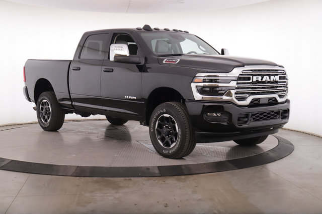 Used 2025 RAM 2500 Laramie AWD/4WD image 2