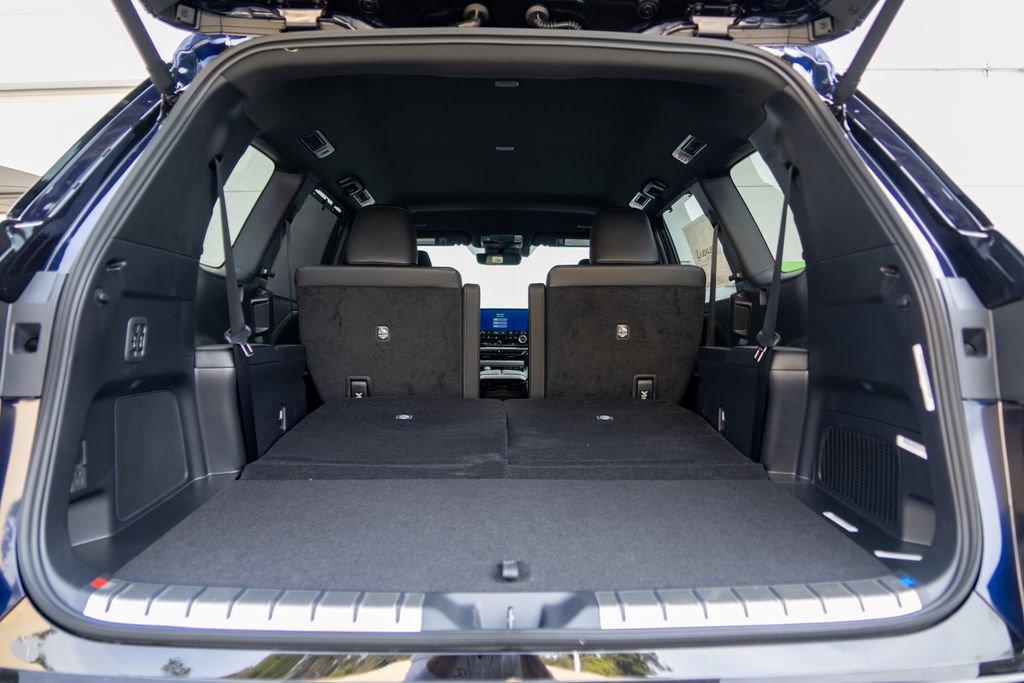 New 2026 Lexus TX 500h AWD w/ Technology Package image 9
