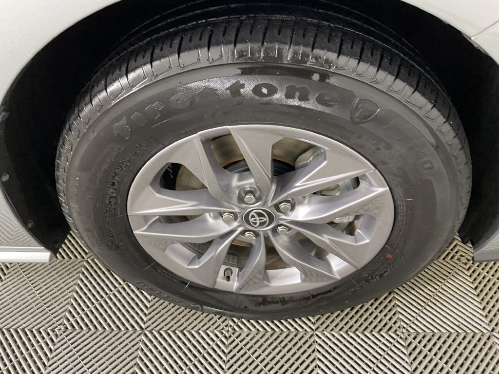Certified 2025 Toyota Sienna XLE FWD image 11