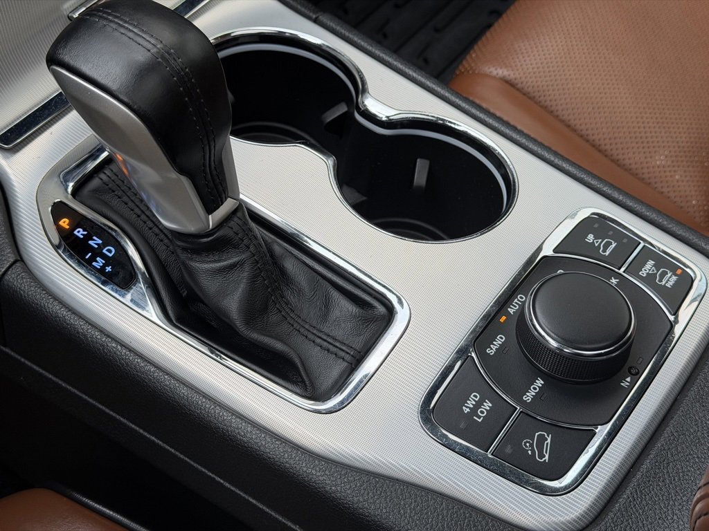 Used 2019 Jeep Grand Cherokee Summit w/ Platinum Series Group image 16