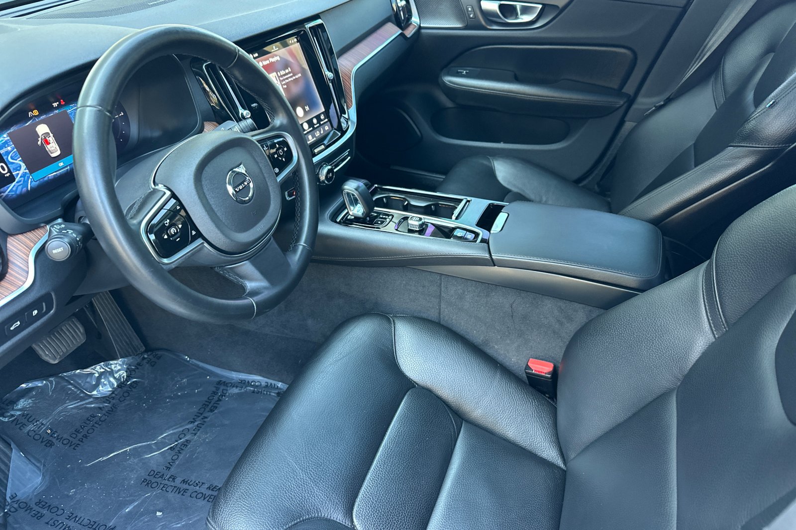 Certified 2025 Volvo S60 T8 Plus w/ Climate Package AWD/4WD image 11