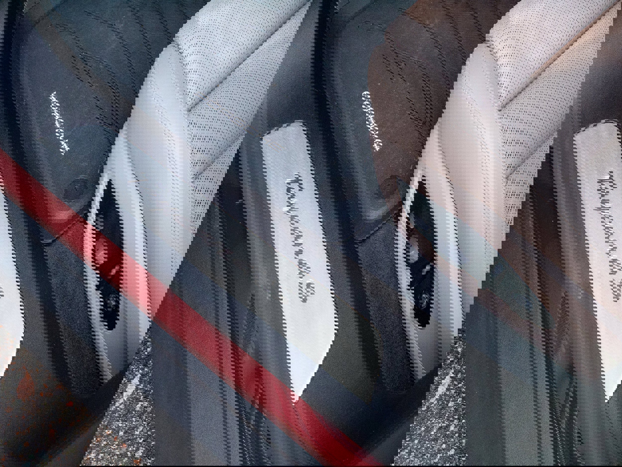 Used 2022 Porsche Taycan 4S image 28