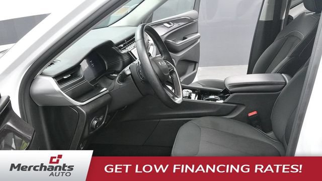 Used 2022 Jeep Grand Cherokee Laredo w/ Luxury Tech Group I AWD/4WD image 26