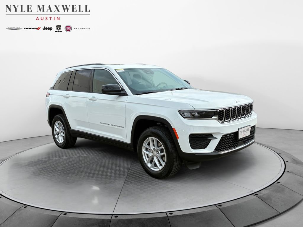 New 2025 Jeep Grand Cherokee Laredo w/ MOPAR Finishing Package RWD image 2