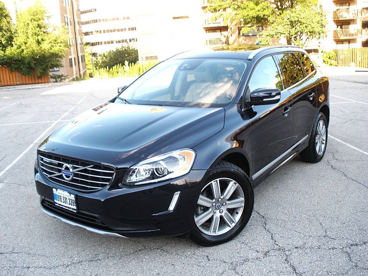 Used 2016 Volvo XC60 T6 Platinum w/ Protection Package AWD/4WD image 2