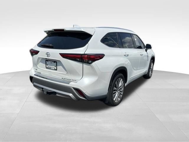 Used 2022 Toyota Highlander Platinum AWD/4WD image 7