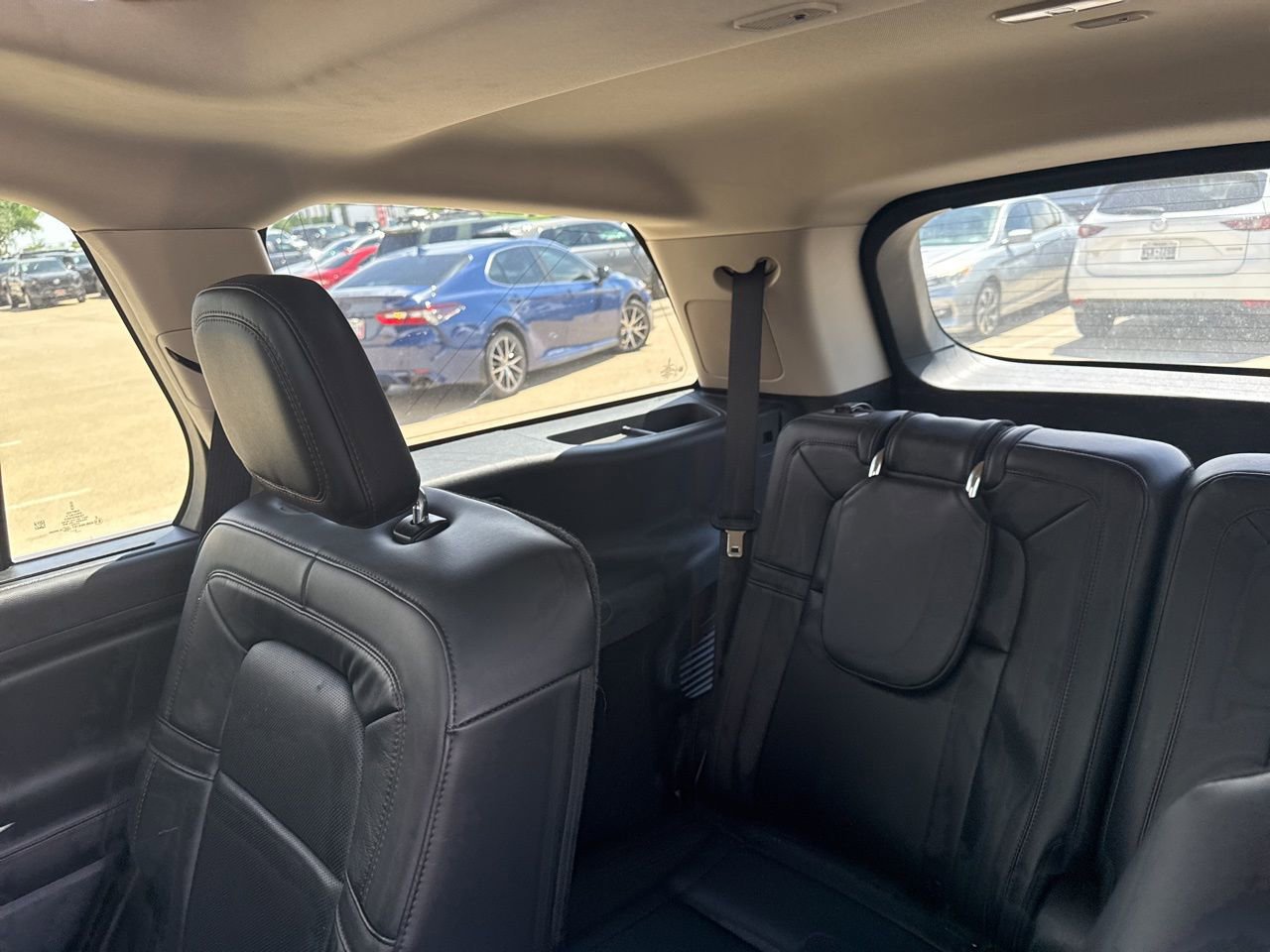 Used 2023 Lincoln Aviator Reserve w/ Equipment Group 201A RWD image 11