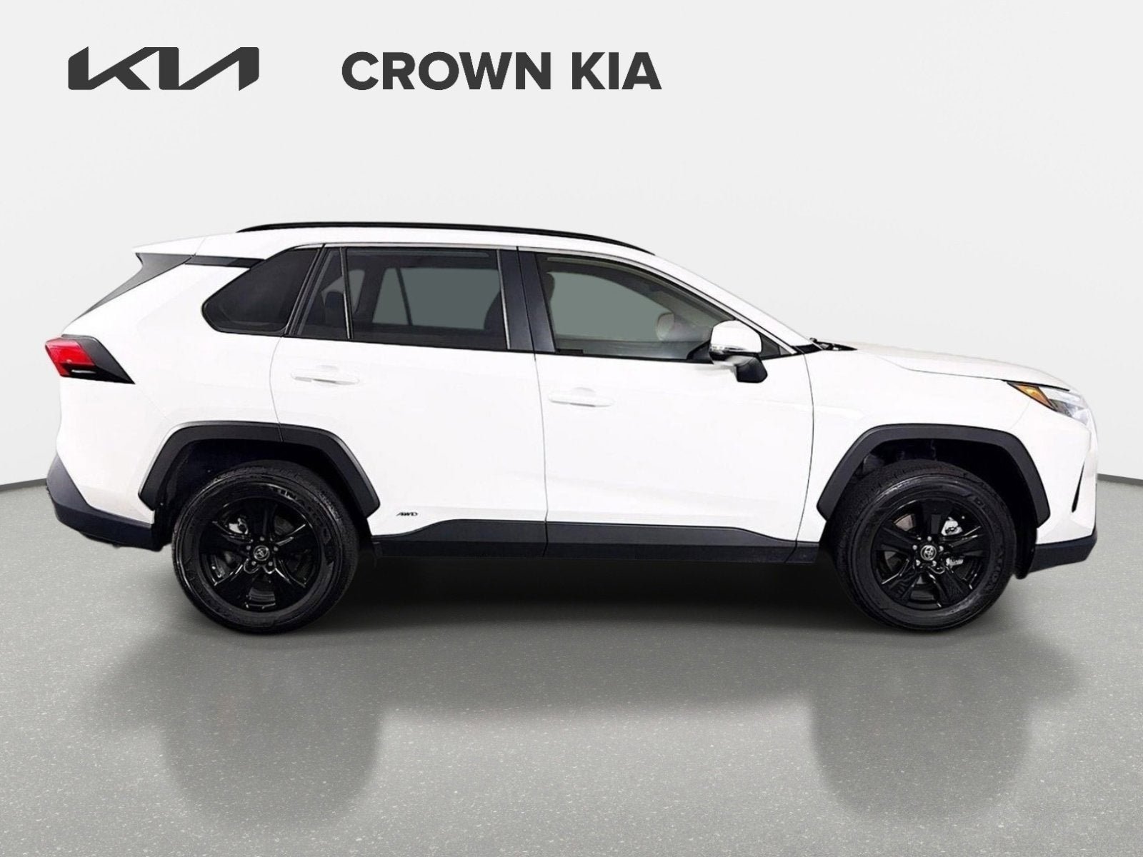 Used 2023 Toyota RAV4 XLE AWD/4WD image 5