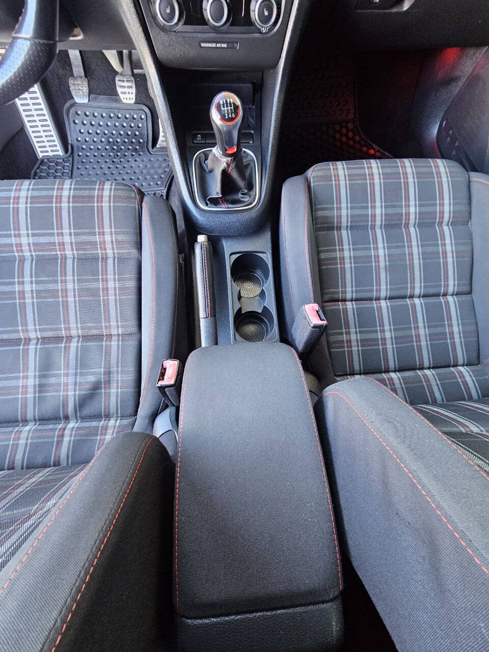 Used 2011 Volkswagen GTI 2-Door FWD image 28