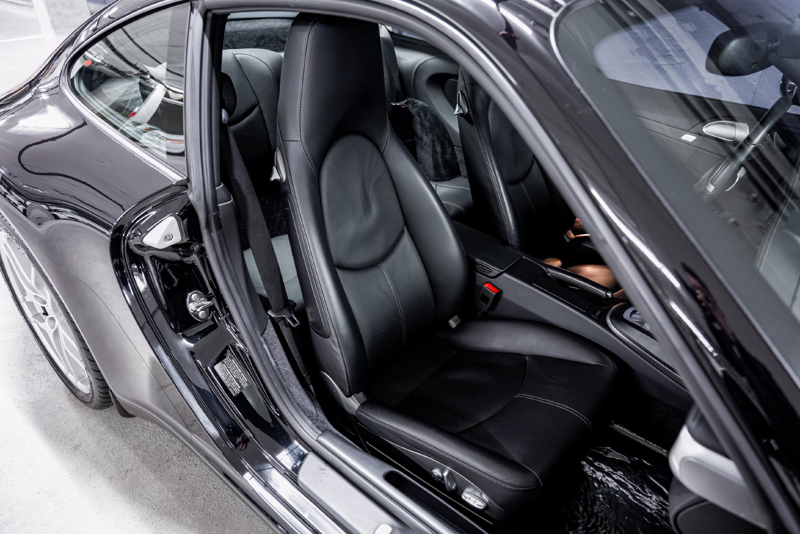 Used 2009 Porsche 911 Carrera S RWD image 25