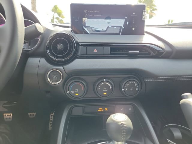 New 2026 MAZDA MX-5 Miata Club w/ Interior Package RWD image 15