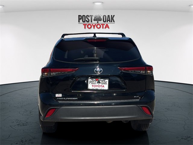 Used 2023 Toyota Highlander XLE image 6