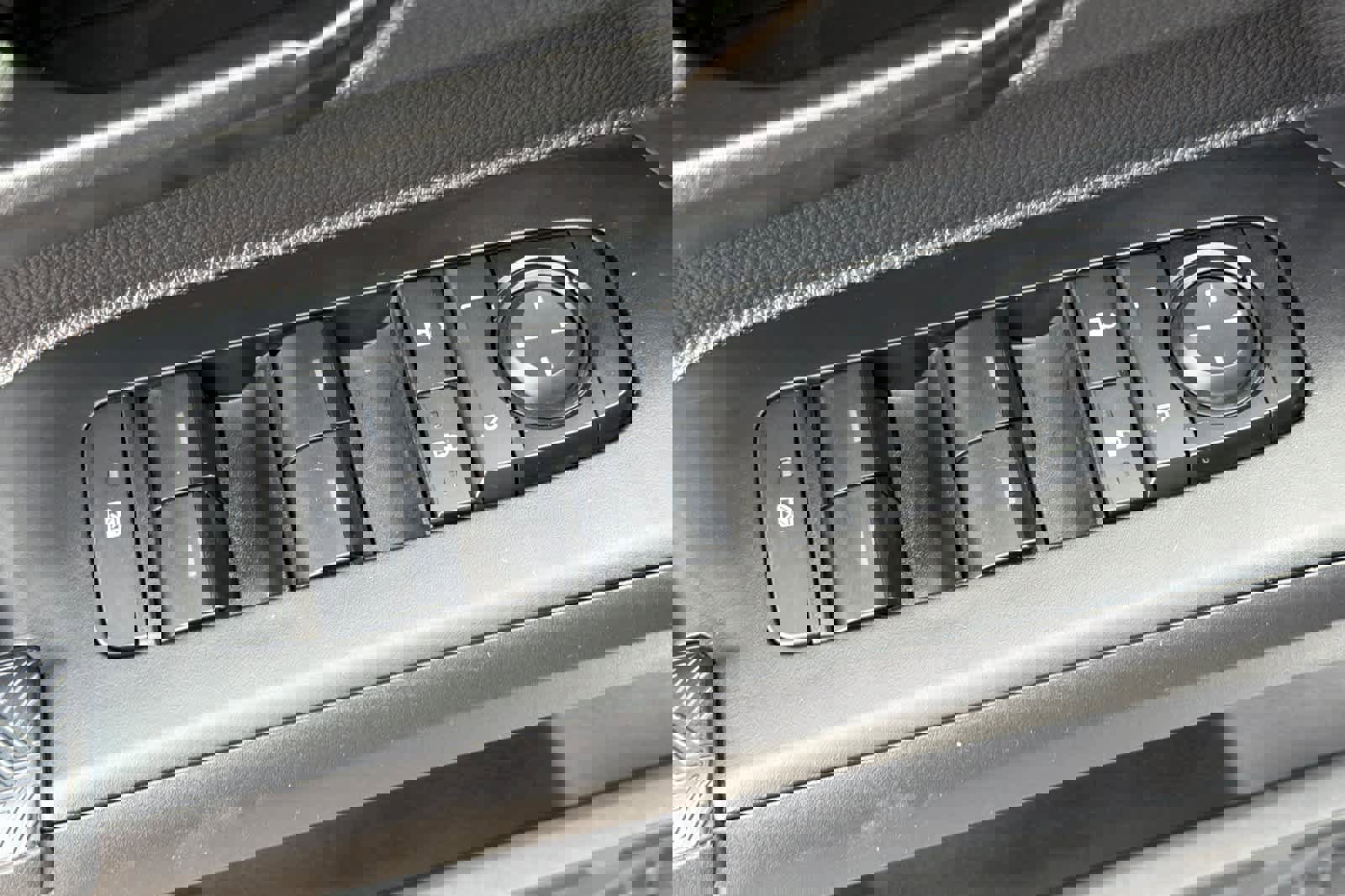 Used 2025 Toyota Tacoma SR w/ SR Upgrade Package image 15