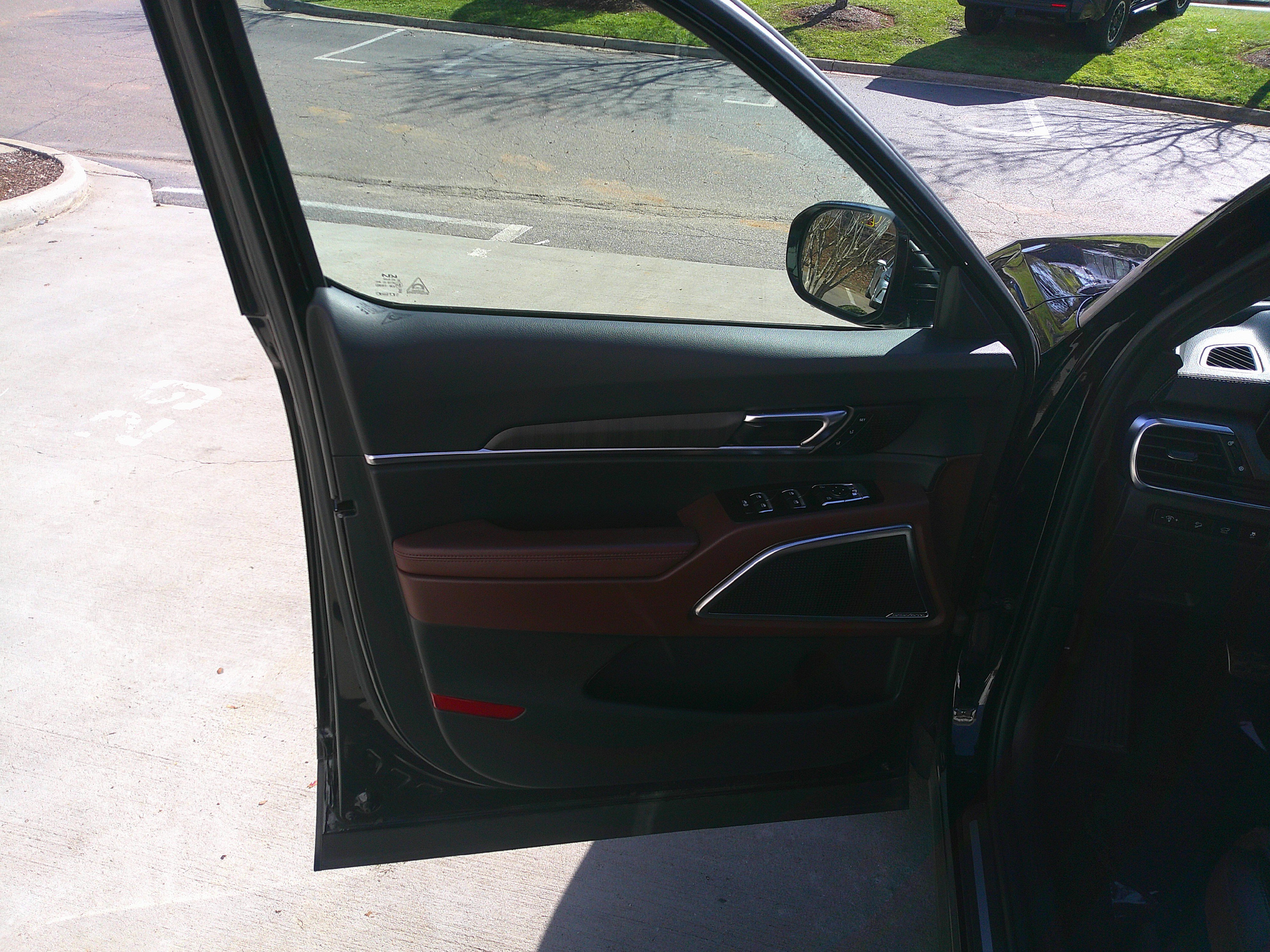 Used 2024 Kia Telluride SX Prestige w/ Towing Package image 16