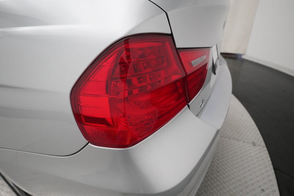 Used 2009 BMW 328i xDrive Sedan image 31