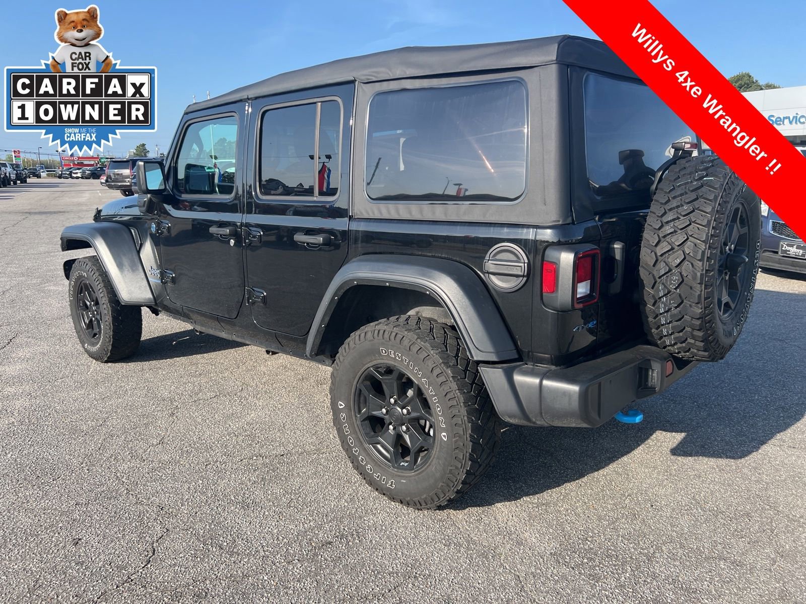 Used 2023 Jeep Wrangler Unlimited w/ Cold Weather Group image 3