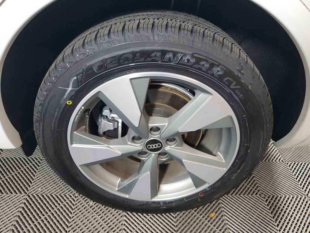 Used 2024 Audi Q5 Prestige w/ Prestige Package AWD/4WD image 11