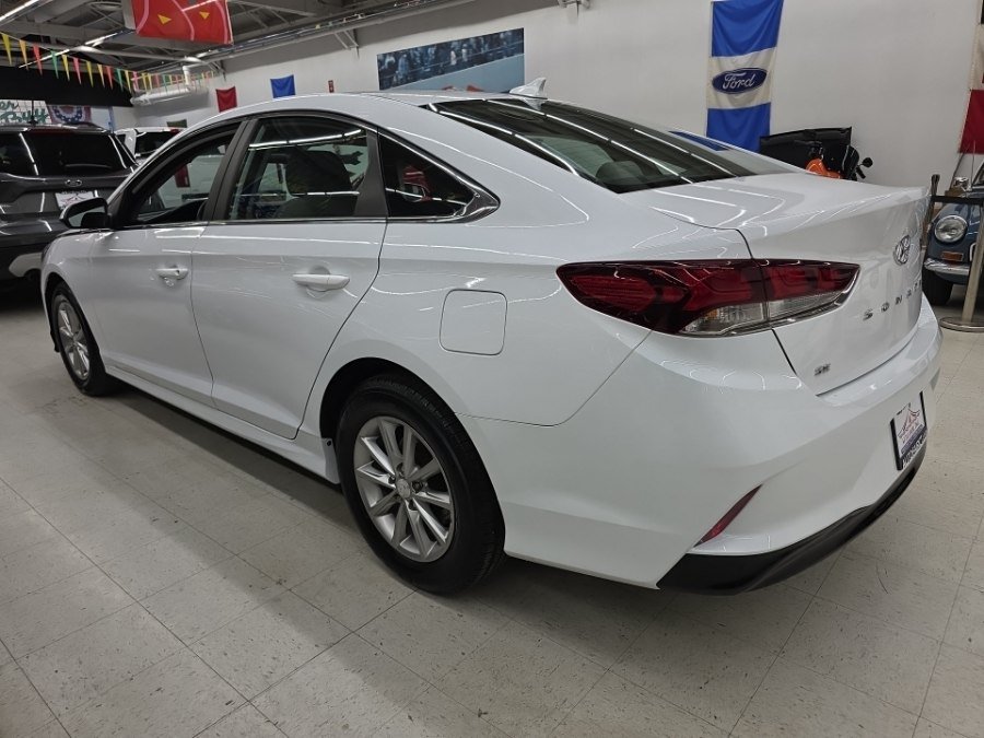 Used 2019 Hyundai Sonata SE w/ Cargo Package FWD image 4