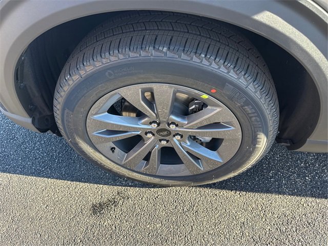 New 2026 Ford Explorer Active image 15