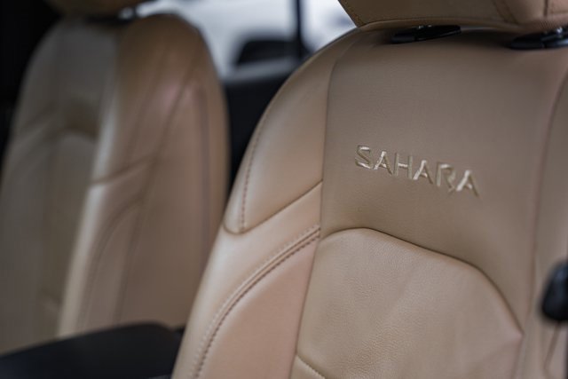 Used 2018 Jeep Wrangler Unlimited Sahara w/ Dual Top Group image 35