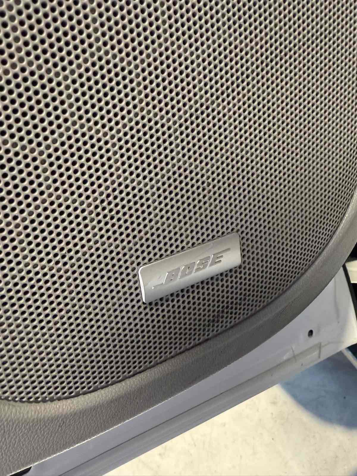 Used 2017 GMC Acadia SLT image 12