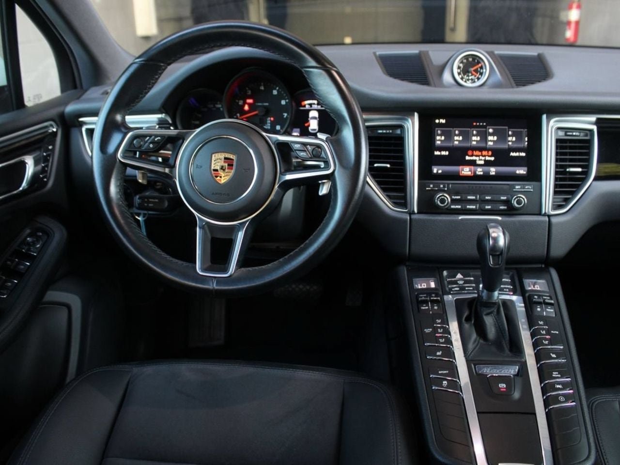 Used 2017 Porsche Macan AWD/4WD image 18