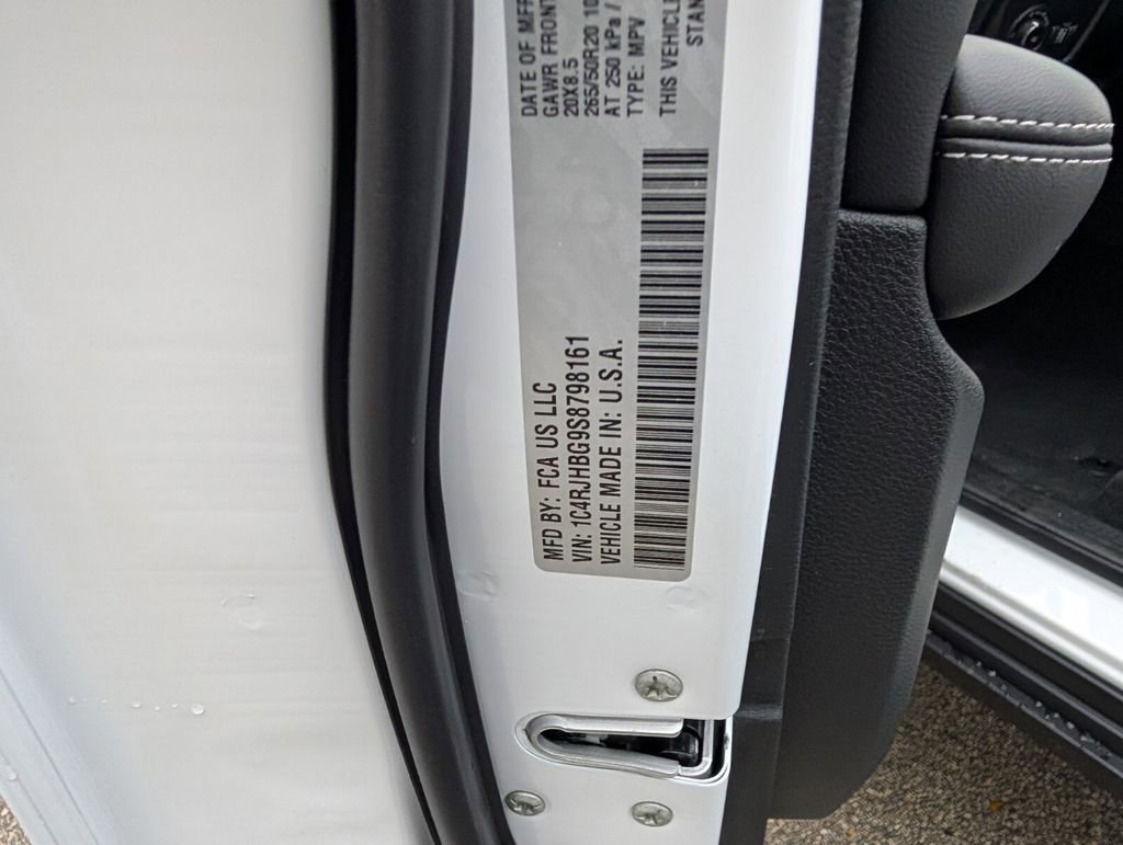 New 2025 Jeep Grand Cherokee Limited w/ Black Appearance Package image 15