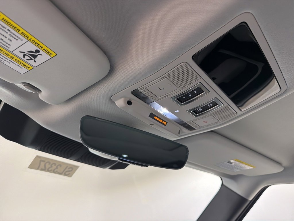 New 2026 Land Rover Defender 110 X-Dynamic SE image 18