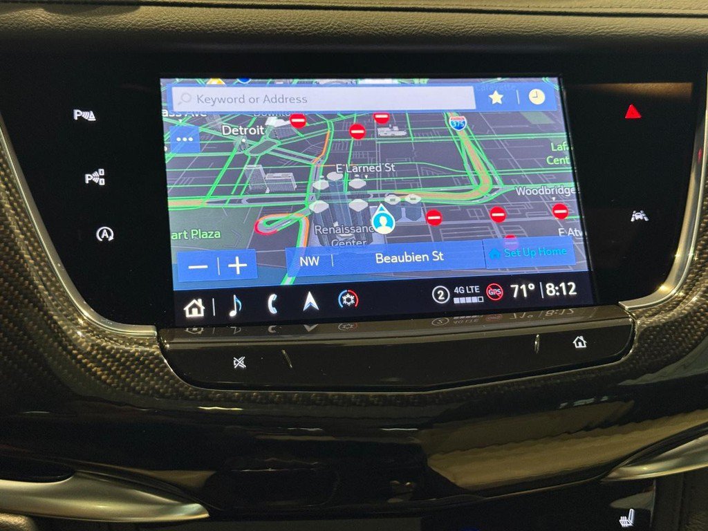New 2025 Cadillac XT6 Sport w/ Technology Package AWD/4WD image 13