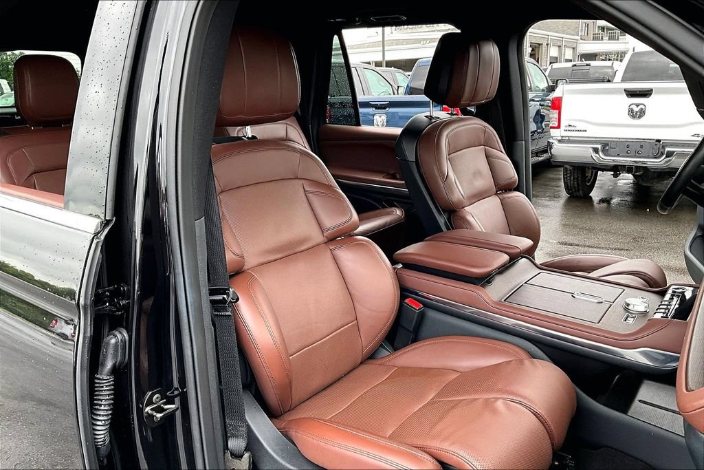 Used 2025 Lincoln Navigator L Reserve AWD/4WD image 31