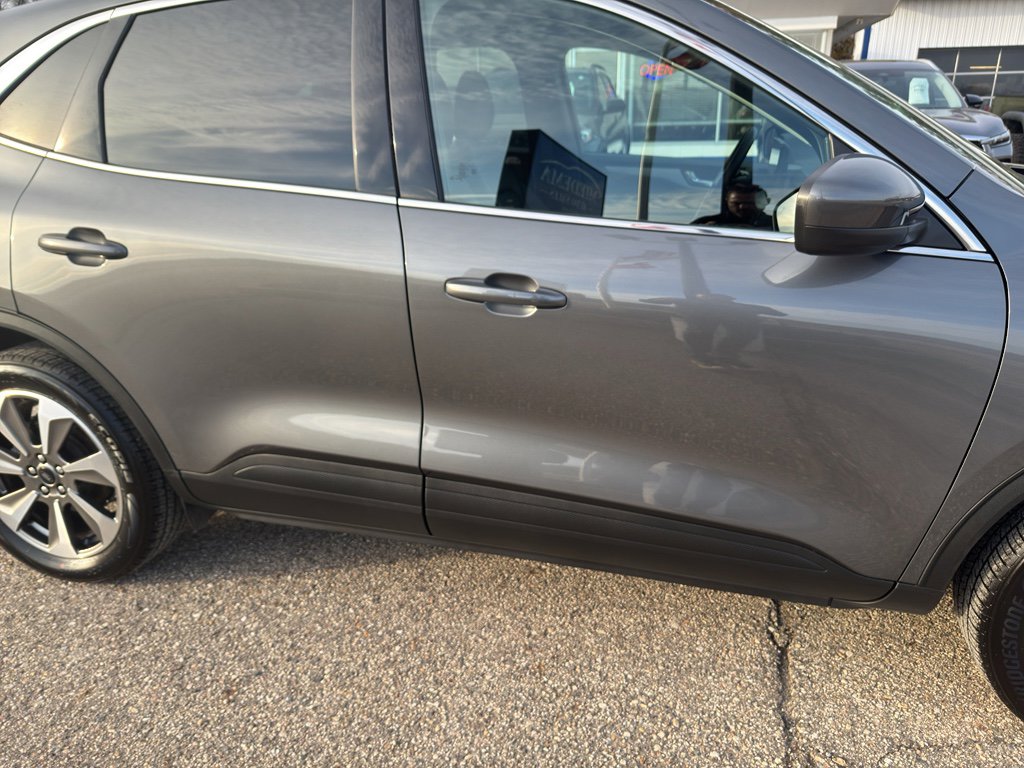 Used 2025 Ford Escape Platinum image 11