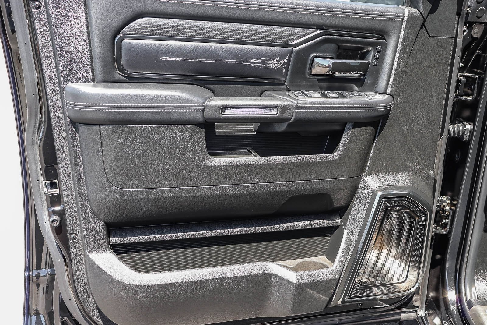 Used 2023 RAM 2500 Limited AWD/4WD image 20