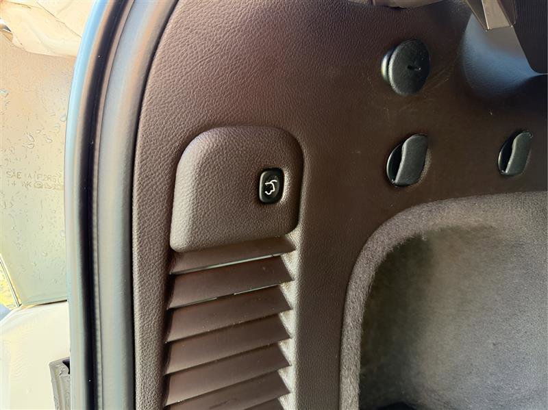 Used 2019 Jeep Grand Cherokee Overland RWD image 10