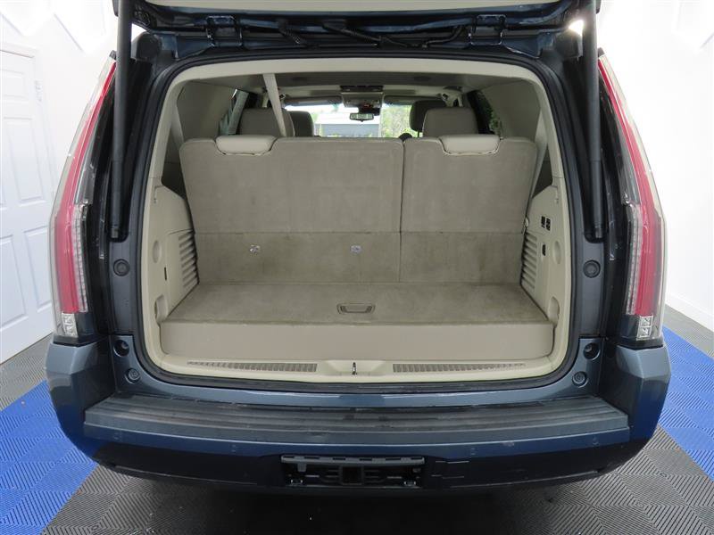 Used 2020 Cadillac Escalade Premium Luxury RWD image 12