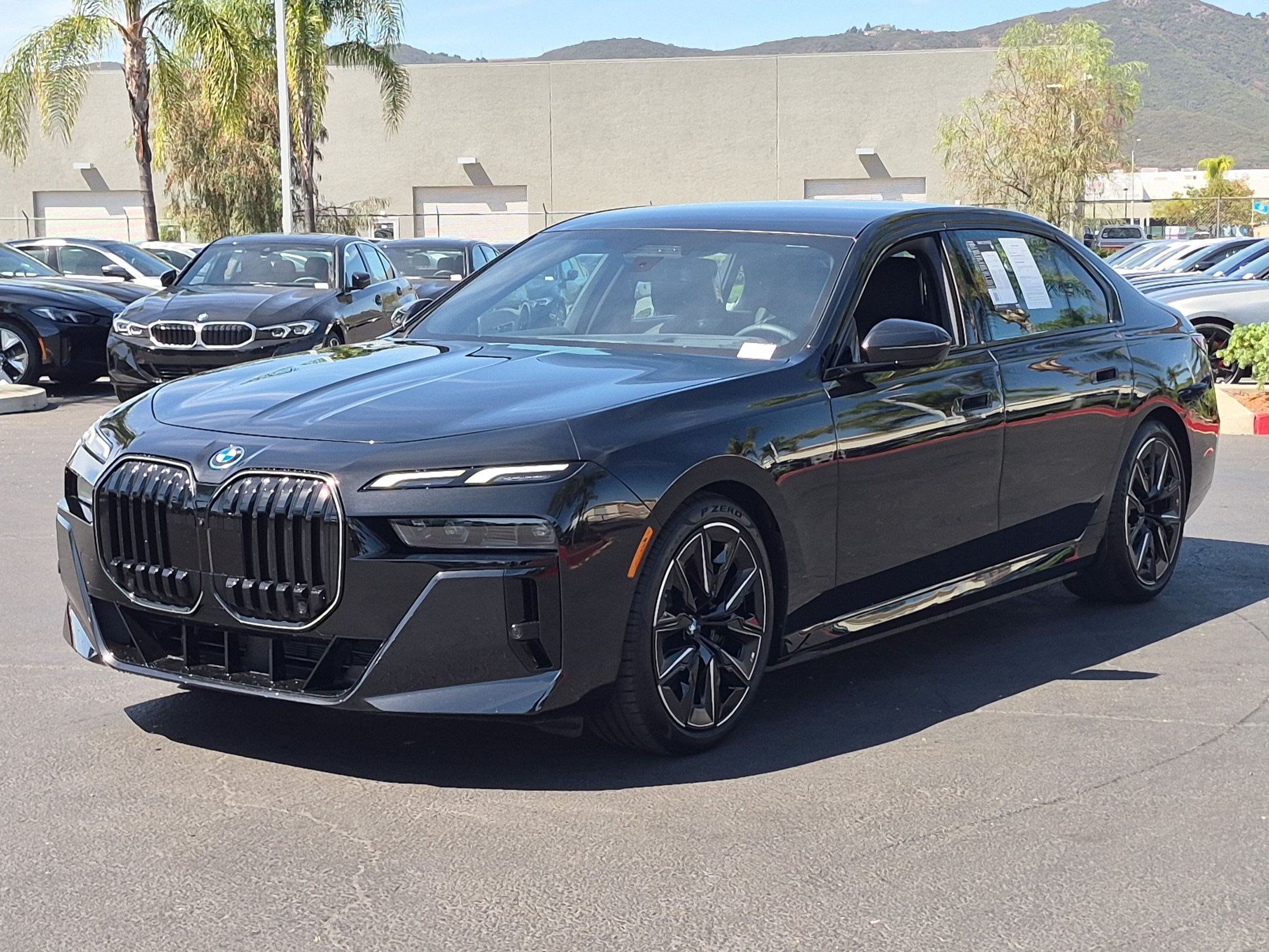 Used 2025 BMW i7 eDrive50 w/ M Sport Package RWD image 5