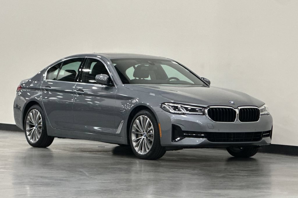 Used 2023 BMW 530e w/ Convenience Package RWD image 2